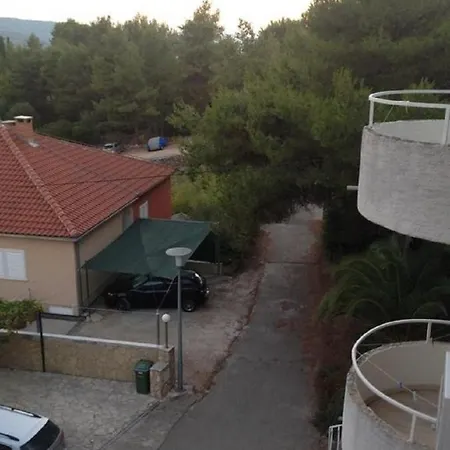 Apt And Rooms Alijam - Parking Penzion *